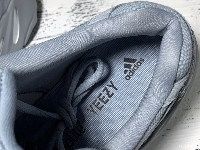700 Yeezy v2 Boost FV8424 Adidas Hospital Blue 0729